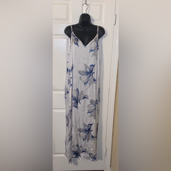 Zenobia floral slip dress/gown - Picture 3 of 4
